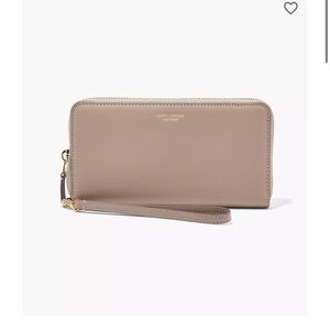 NWT The slim  84 Marc Jacobs Continental Wallet